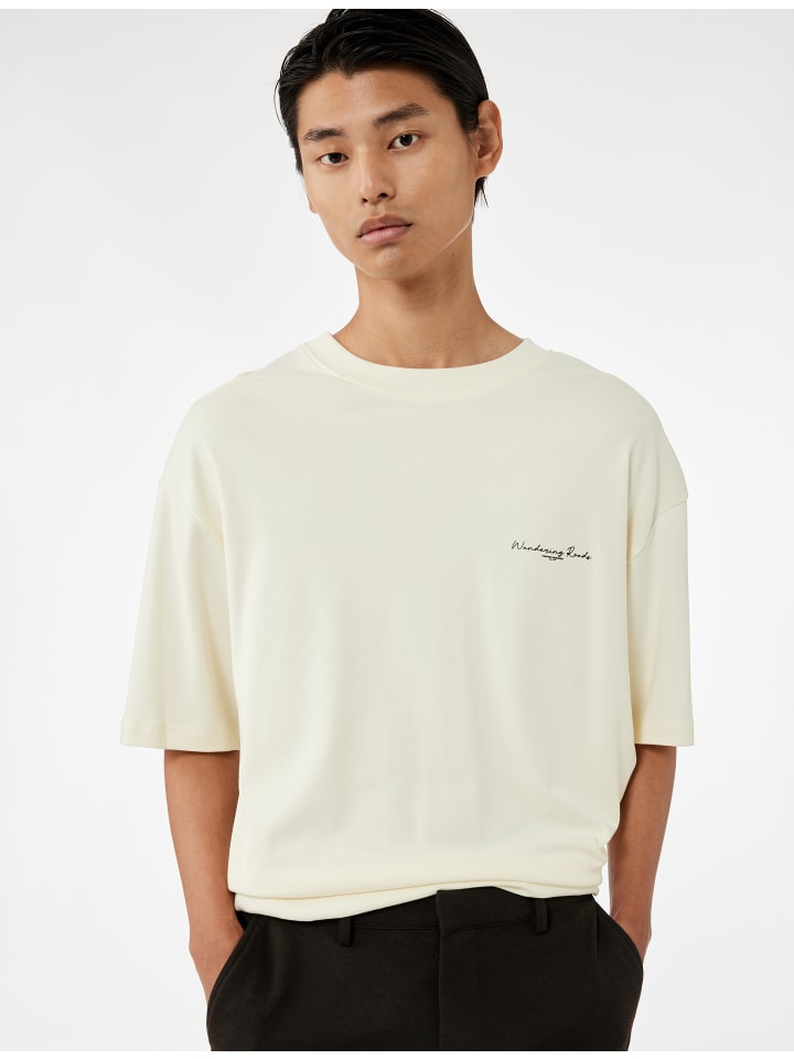 ФУТБОЛКА SS цвета экрю KOTON
ФУТБОЛКА SS цвета экрю KOTON