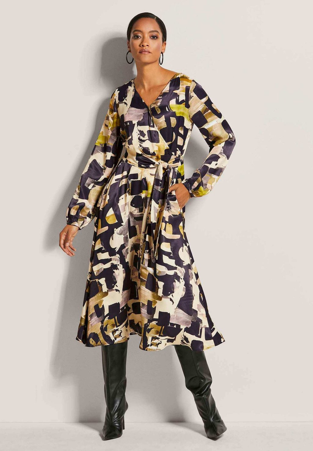 Повседневное платье MADELEINE, черный
Повседневное платье MADELEINE, черный