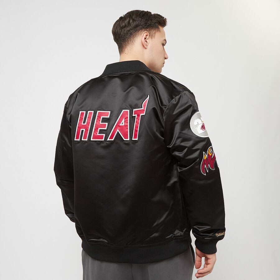 Куртка NBA Lightweight Satin Bomber Miami Heat Mitchell & Ness, цвет Black
Куртка NBA Lightweight Satin Bomber Miami Heat Mitchell & Ness, цвет Black
