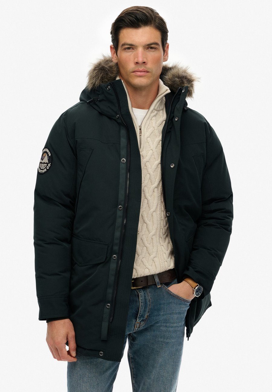 Пальто Superdry & Co EVEREST, Cedar Dark Green/Green
Пальто Superdry & Co EVEREST, Cedar Dark Green/Green