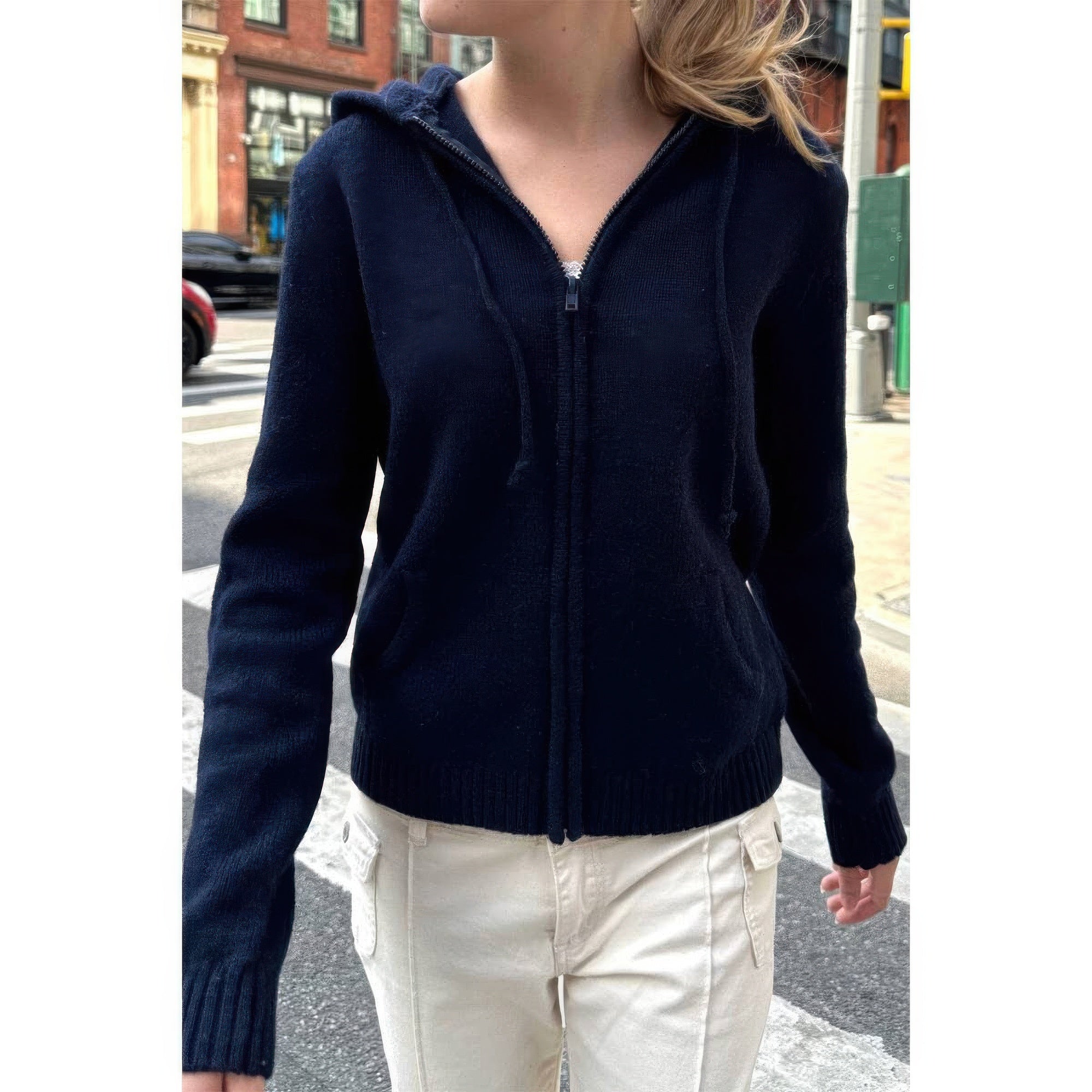 Толстовка с капюшоном из плотного трикотажа с карманами на молнии Truedames, темно-синий
Толстовка с капюшоном из плотного трикотажа с карманами на молнии Truedames, темно-синий