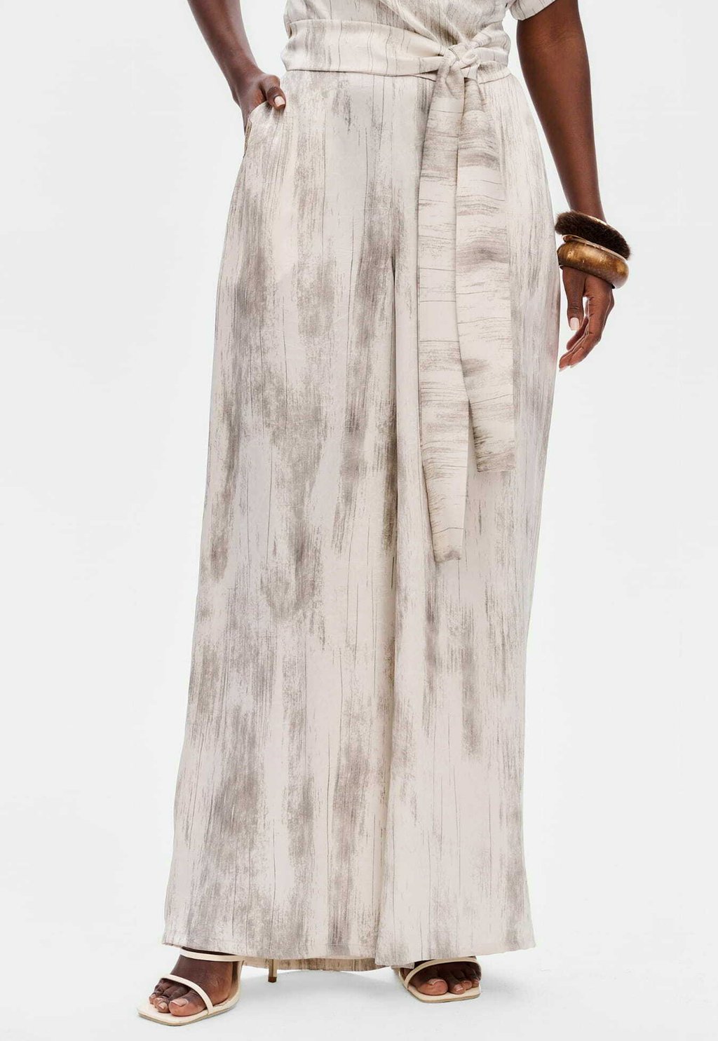 Брюки MAZZI blue shadow, бежевый
Брюки MAZZI blue shadow, бежевый