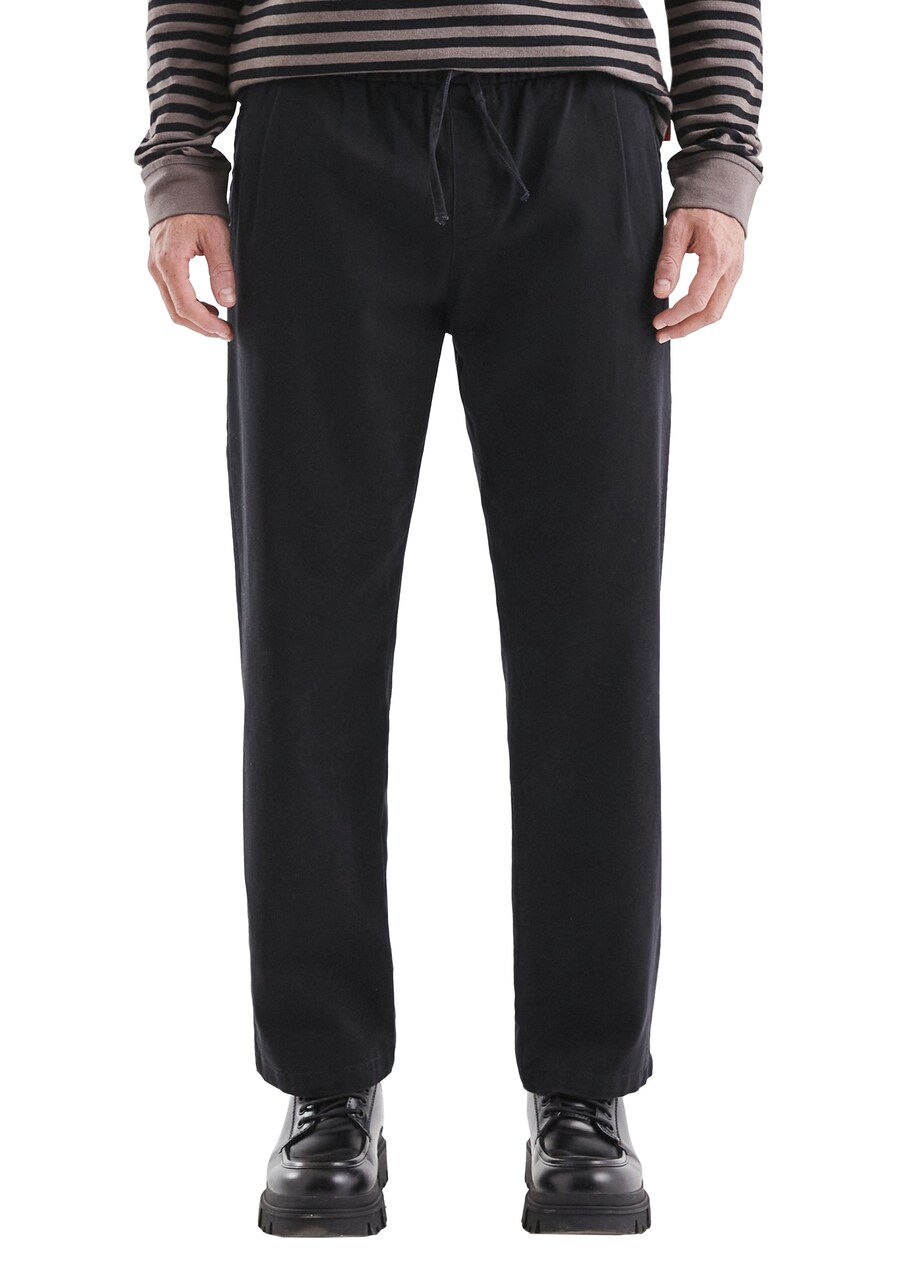 Обычные брюки QS, черный
Обычные брюки QS, черный