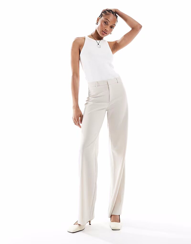 Высокие брюки Tall прямого кроя цвета кремовый Stradivarius
Высокие брюки Tall прямого кроя цвета кремовый Stradivarius