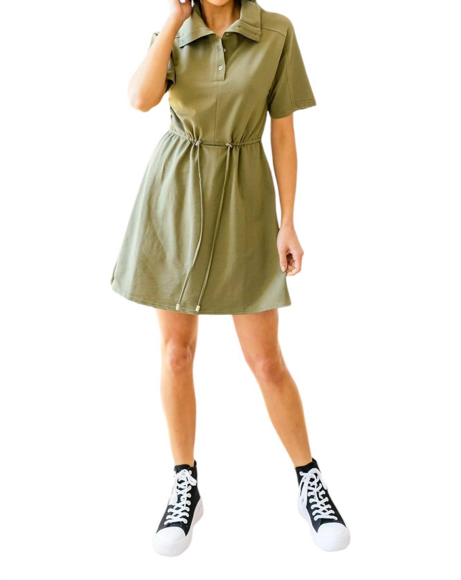 Платье Darla с воротником на пуговицах в оливковом цвете VERY J
Платье Darla с воротником на пуговицах в оливковом цвете VERY J