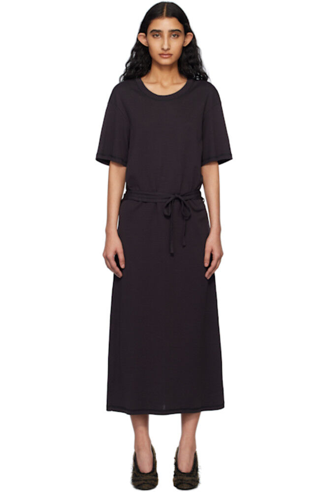 Черное платье-футболка в рубчик с поясом и миди-платьем LEMAIRE
Черное платье-футболка в рубчик с поясом и миди-платьем LEMAIRE