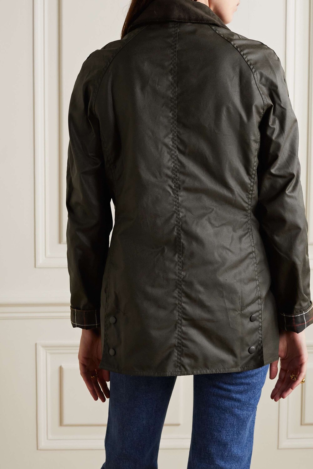 BARBOUR куртка Beadnell из вощеного хлопка с вельветовой отделкой, армейский зеленый
BARBOUR куртка Beadnell из вощеного хлопка с вельветовой отделкой, армейский зеленый