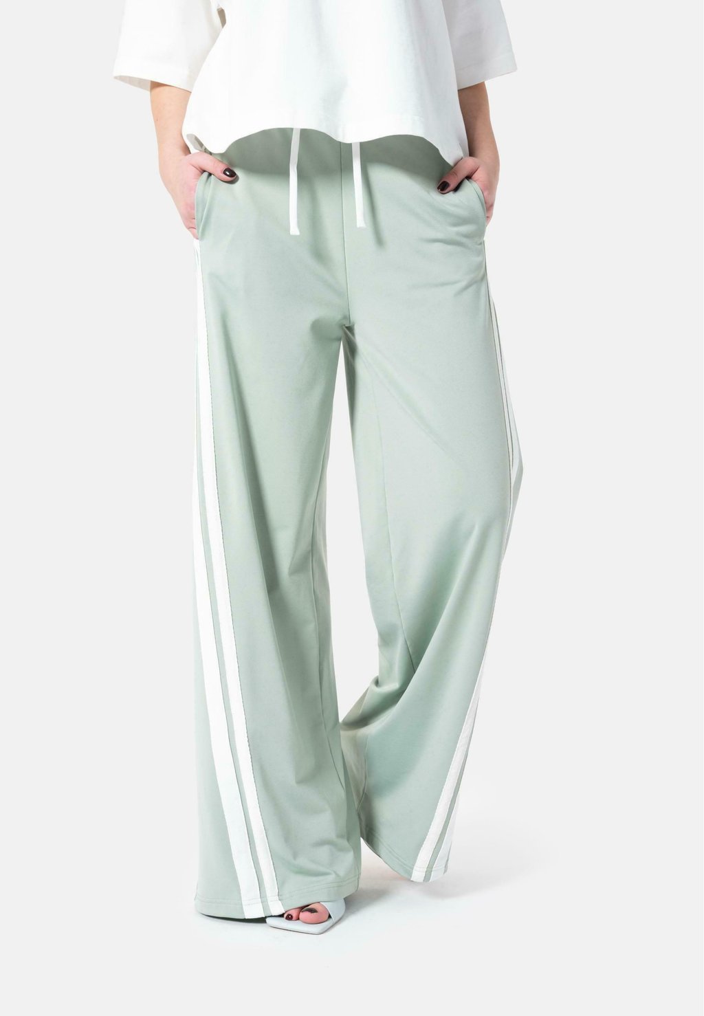 Спортивные штаны Elias Rumelis, светло-зеленый
Спортивные штаны Elias Rumelis, светло-зеленый