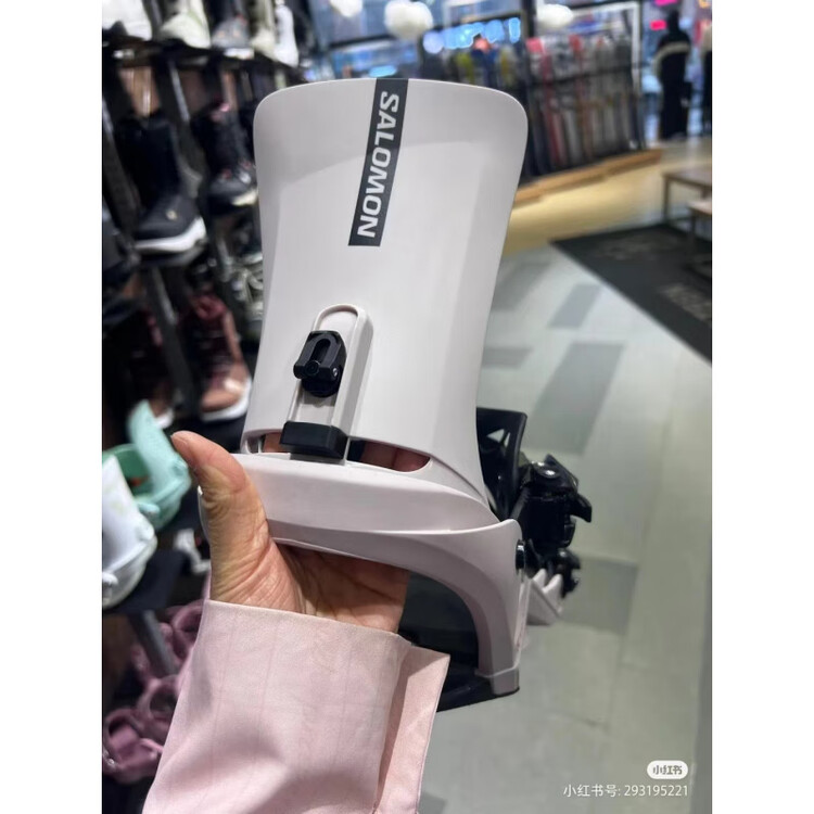 Salomon Новинка MIEHONE 2324, крепление для лыж и сноуборда Salomon, фиксатор RHYTHM для мужчин и женщин, white, 1598, в комплекте перчатки, лыжные носки, баф и кепка, выбор 1 предмета, размер M
Salomon Новинка MIEHONE 2324, крепление для лыж и сноуборда Salomon, фиксатор RHYTHM для мужчин и женщин, white, 1598, в комплекте перчатки, лыжные носки, баф и кепка, выбор 1 предмета, размер M