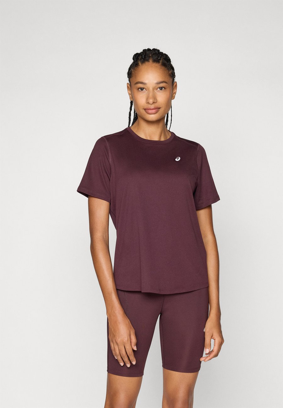Спортивная футболка ASICS CORE TOP, Dark Currant/Bordeaux
Спортивная футболка ASICS CORE TOP, Dark Currant/Bordeaux