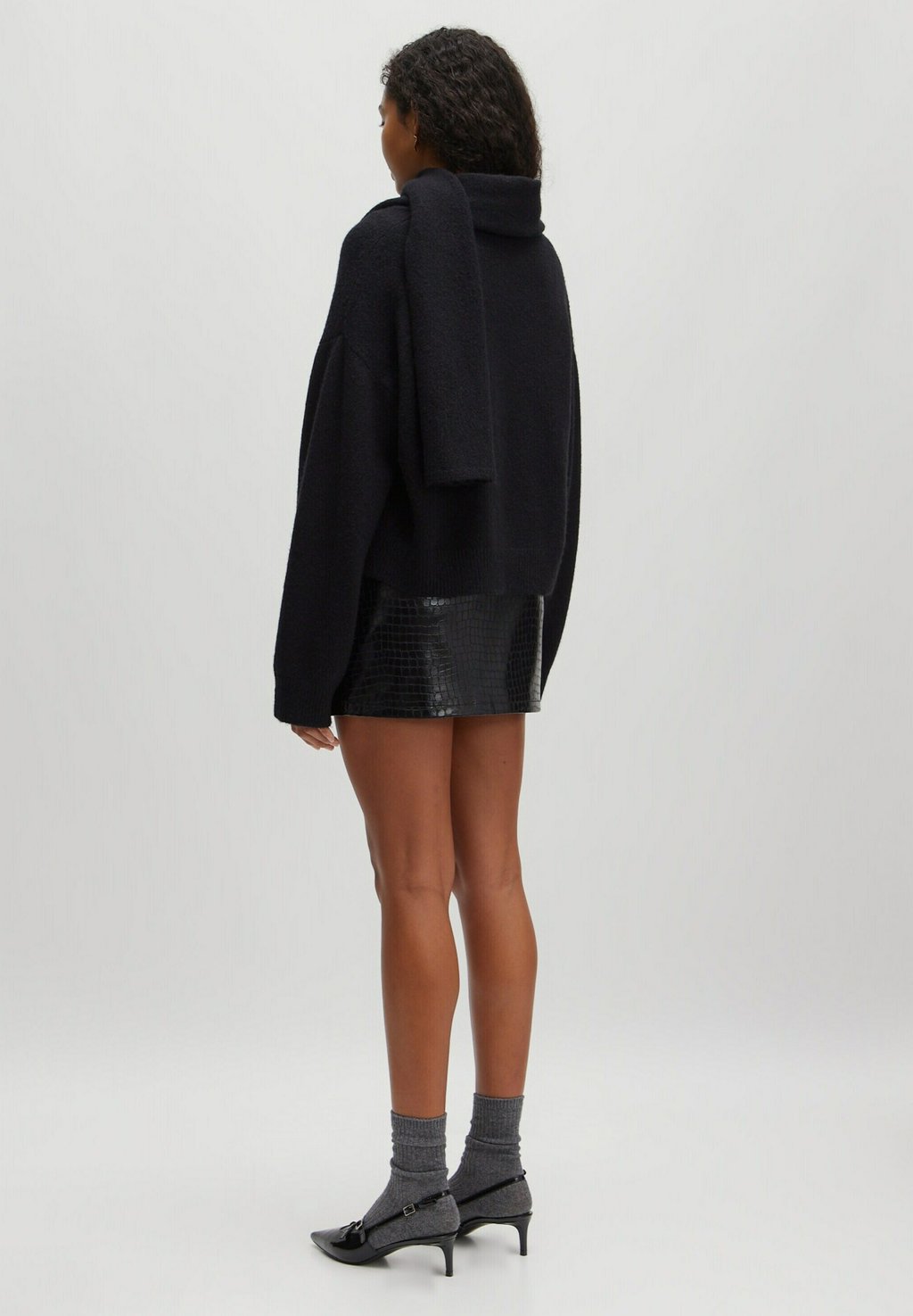 Кардиган XENA EDITED, черный
Кардиган XENA EDITED, черный