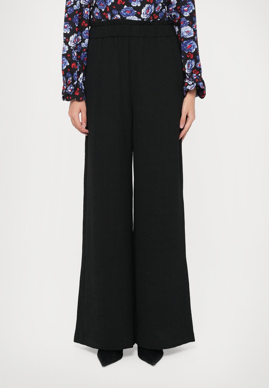 Брюки Hofmann Copenhagen ERICA, Black
Брюки Hofmann Copenhagen ERICA, Black