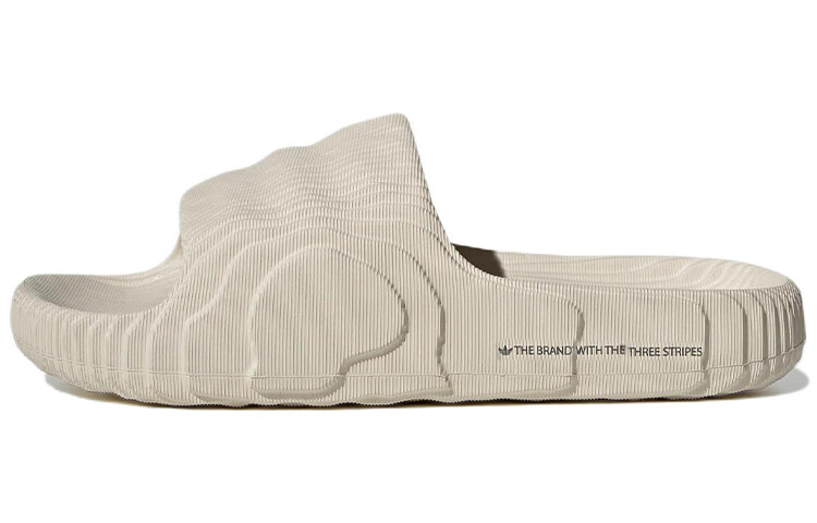 Adidas originals Шлепанцы Adilette из алюминия
Adidas originals Шлепанцы Adilette из алюминия
