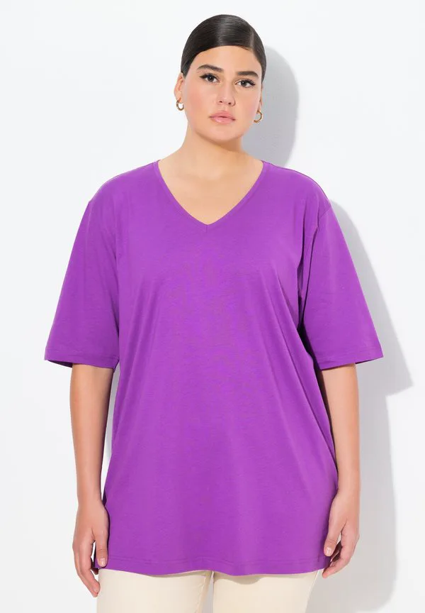 Футболка с v-образным вырезом больших размеров, базовая футболка Ulla Popken, Classic Purple, Фиолетовый, Футболка с v-образным вырезом больших размеров, базовая футболка Ulla Popken, Classic Purple
Футболка с v-образным вырезом больших размеров, базовая футболка Ulla Popken, Classic Purple, Фиолетовый, Футболка с v-образным вырезом больших размеров, базовая футболка Ulla Popken, Classic Purple