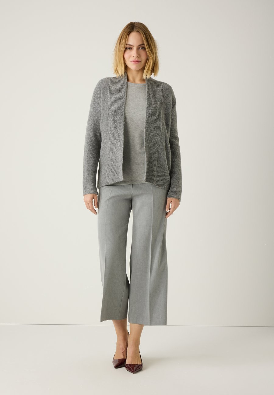Кардиган More & More Cardigan, Warm Grey Melange/Grey
Кардиган More & More Cardigan, Warm Grey Melange/Grey