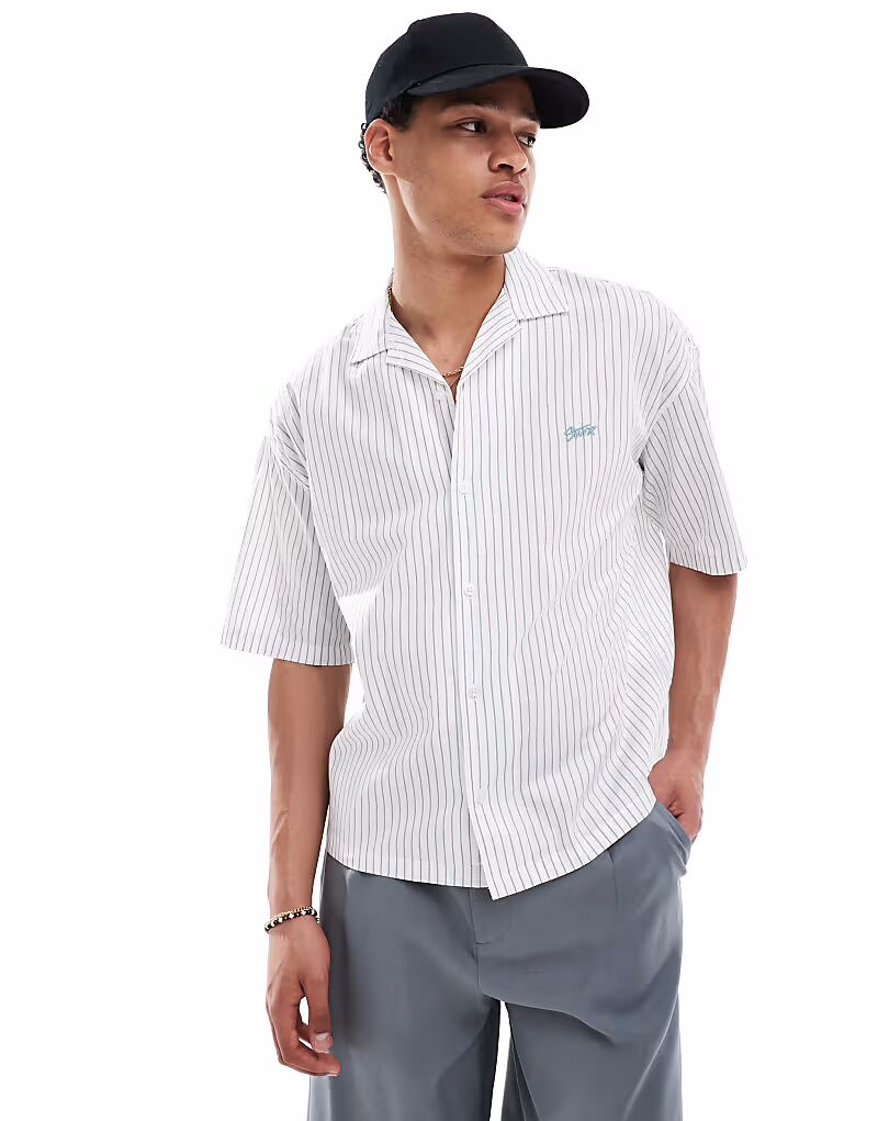 Полосатая рубашка Pull&Bear свободного кроя белого цвета
Полосатая рубашка Pull&Bear свободного кроя белого цвета