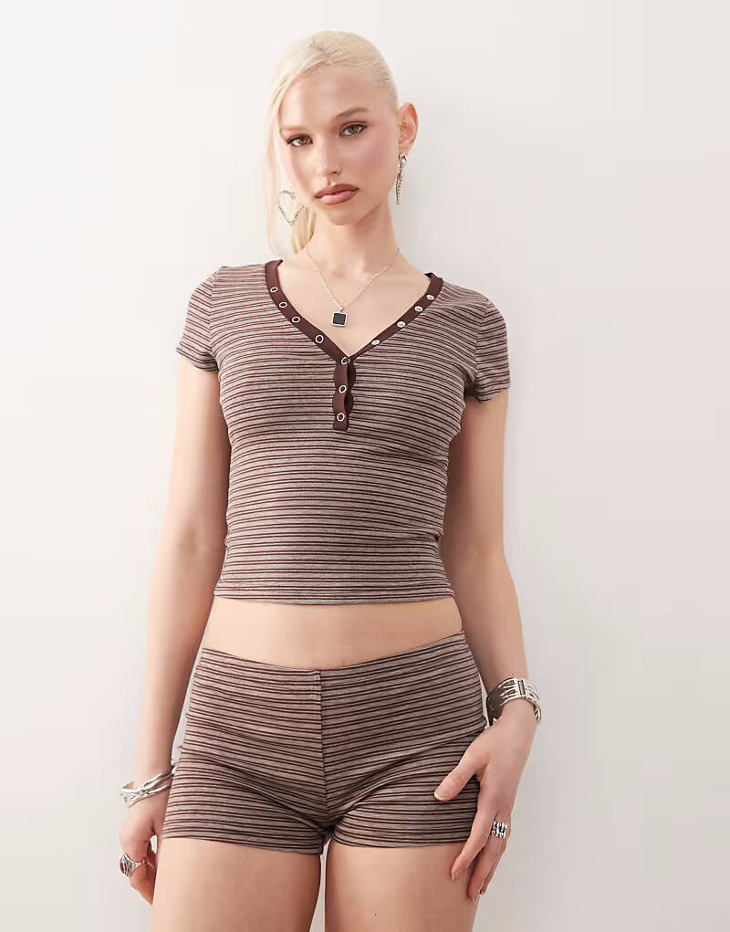 Детская футболка Motel Yolla в полоску, коричневая
Детская футболка Motel Yolla в полоску, коричневая