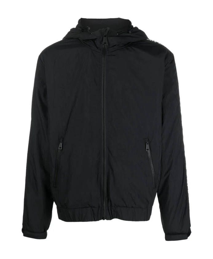 Нейлоновая куртка с логотипом Versace Jeans Couture, черный
Нейлоновая куртка с логотипом Versace Jeans Couture, черный