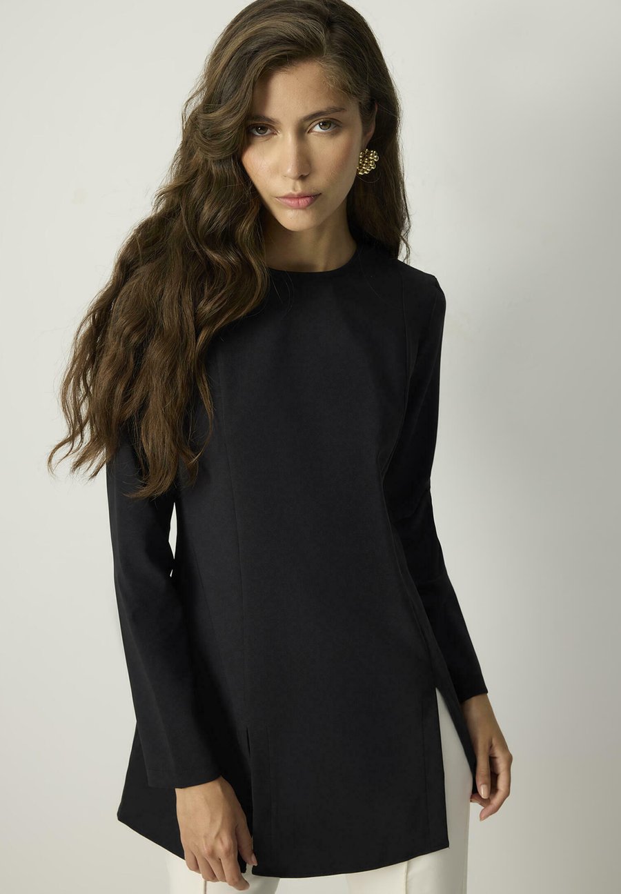Блуза Touché Privé Blouse, Black/Black
Блуза Touché Privé Blouse, Black/Black