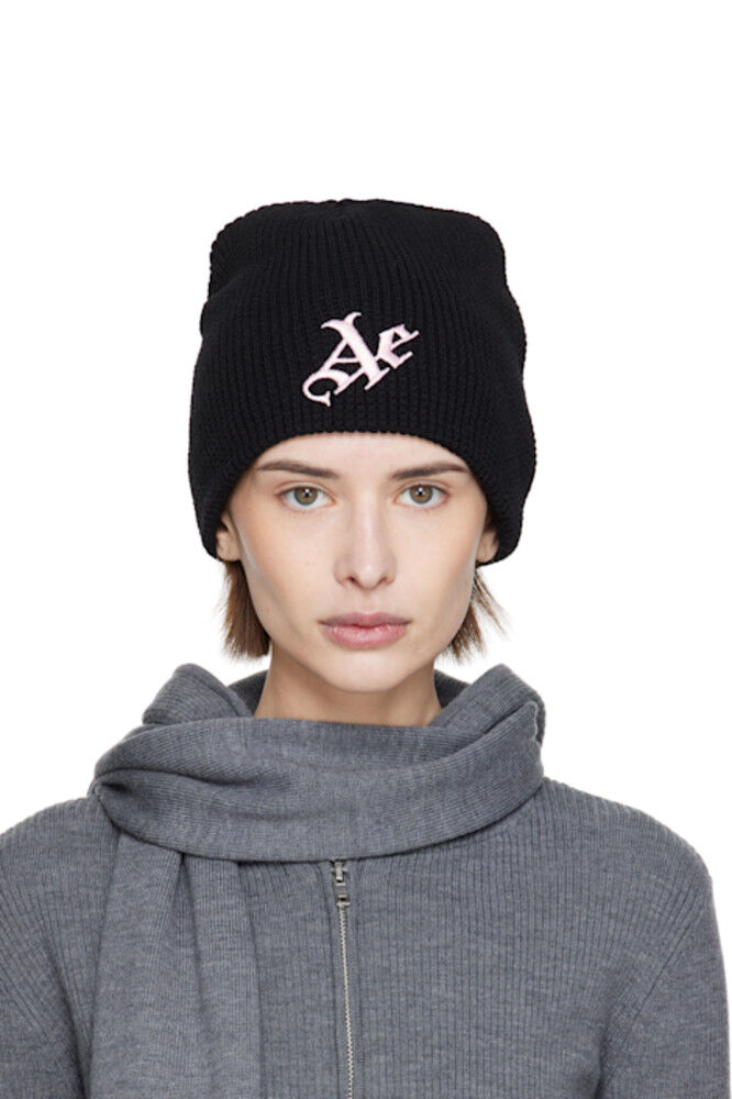 Черная вафельная шапка «AE» AARON ESH
Черная вафельная шапка «AE» AARON ESH