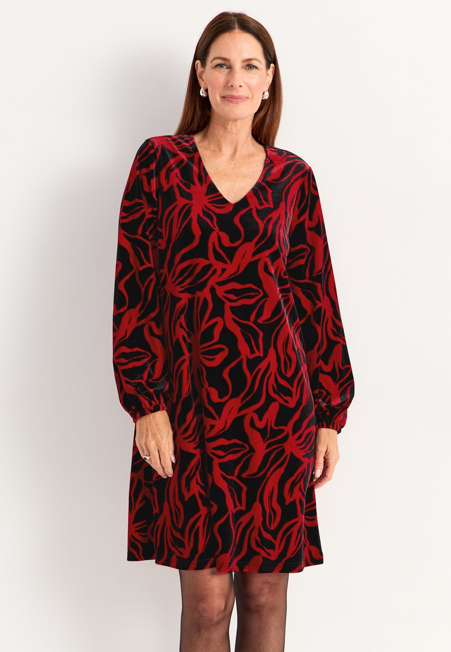 Платье Cellbes of Sweden V-NECK, Red Patterned/Red
Платье Cellbes of Sweden V-NECK, Red Patterned/Red