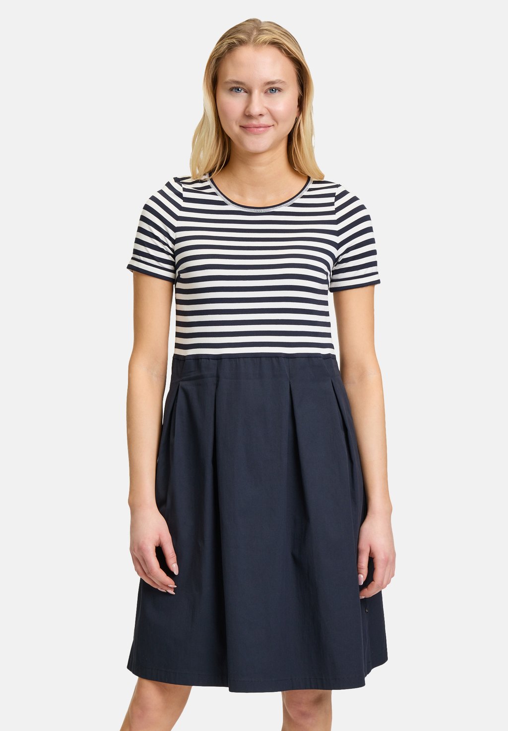 Повседневное платье SOMMER MIT KELLER Vera Mont, синий
Повседневное платье SOMMER MIT KELLER Vera Mont, синий