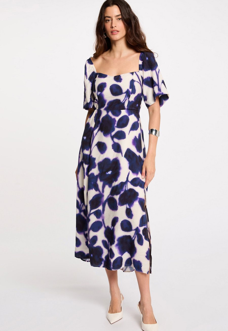 Платье Morgan PRINTED, Multicolore/Dark Purple
Платье Morgan PRINTED, Multicolore/Dark Purple