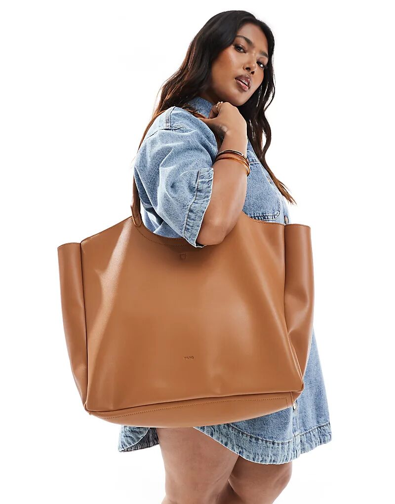 Сумка-тоут PASQ большого размера в бежевом цвете Pasq
Сумка-тоут PASQ большого размера в бежевом цвете Pasq