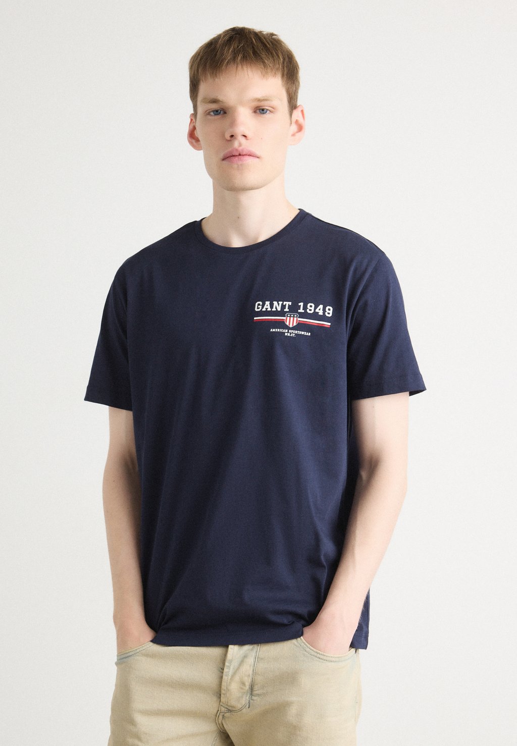 Футболка с принтом GRAPHIC GANT, темно-синий
Футболка с принтом GRAPHIC GANT, темно-синий