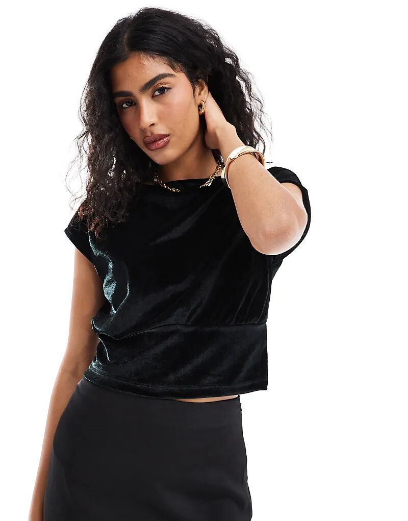 Бархатный топ с застежкой на талии черного цвета ASOS DESIGN
Бархатный топ с застежкой на талии черного цвета ASOS DESIGN