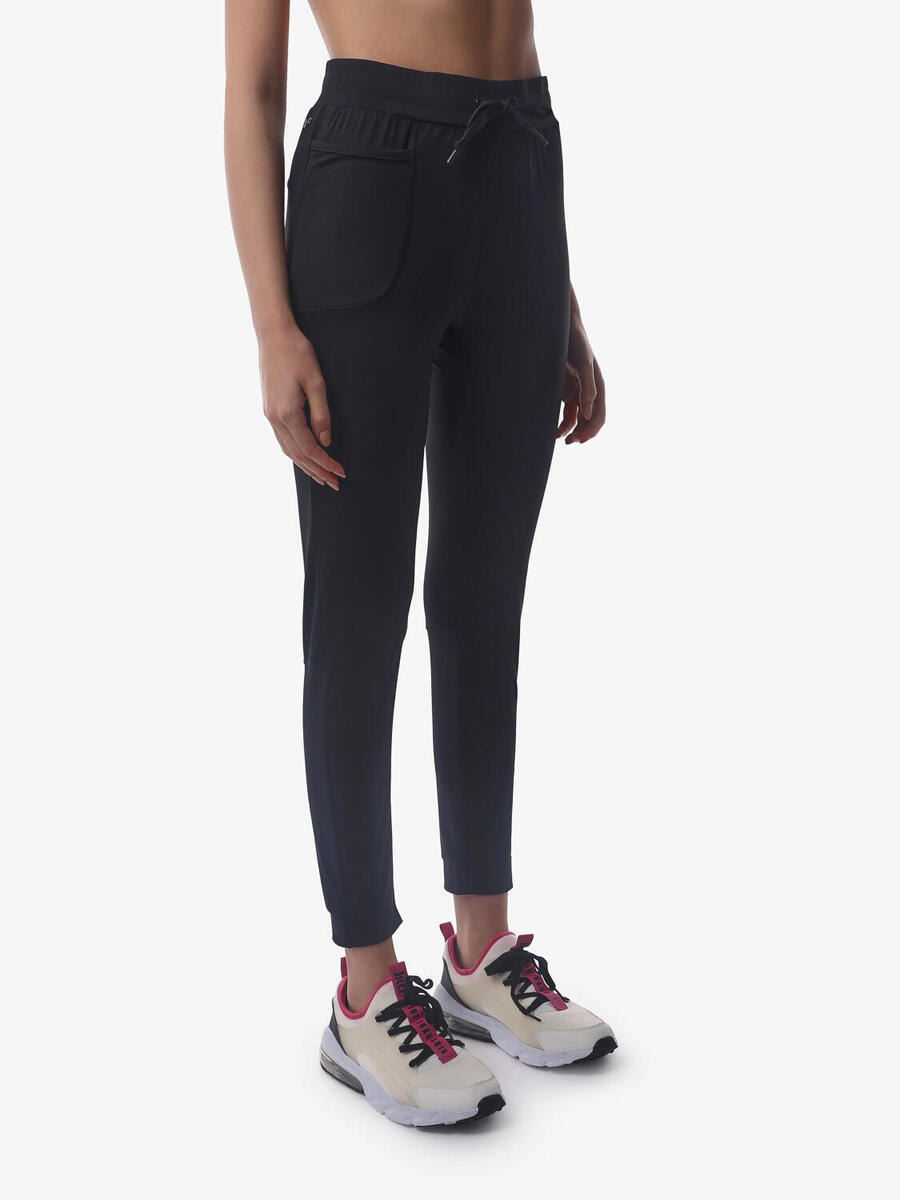 JAKED черные синтетические спортивные брюки для женщин
JAKED черные синтетические спортивные брюки для женщин