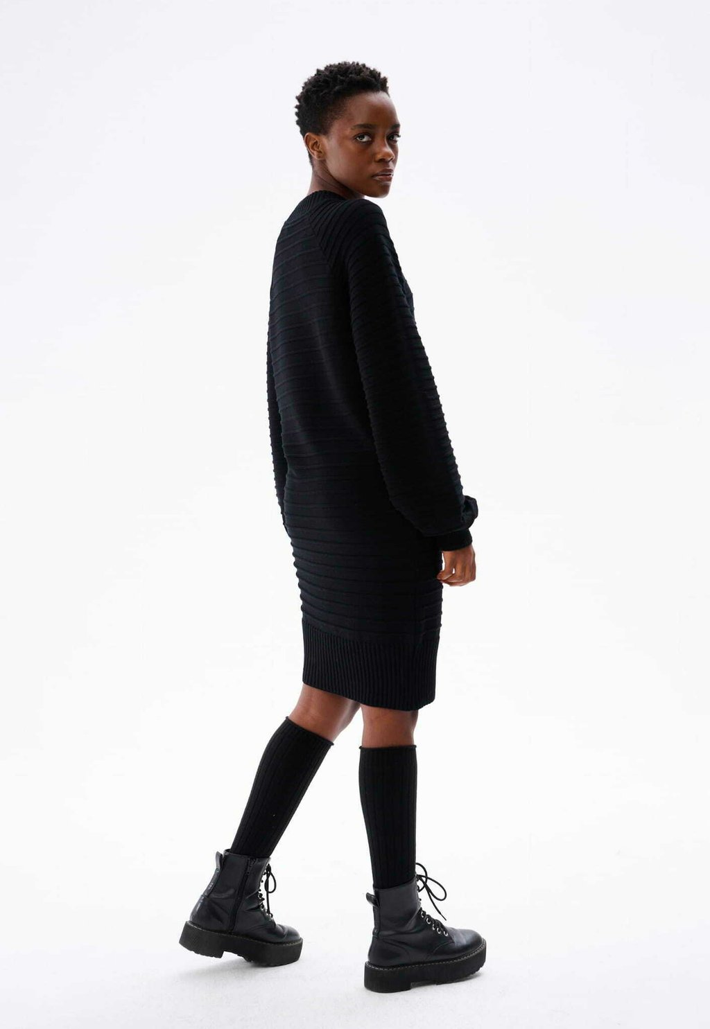 Платье-джемпер LEA blue shadow, черный
Платье-джемпер LEA blue shadow, черный