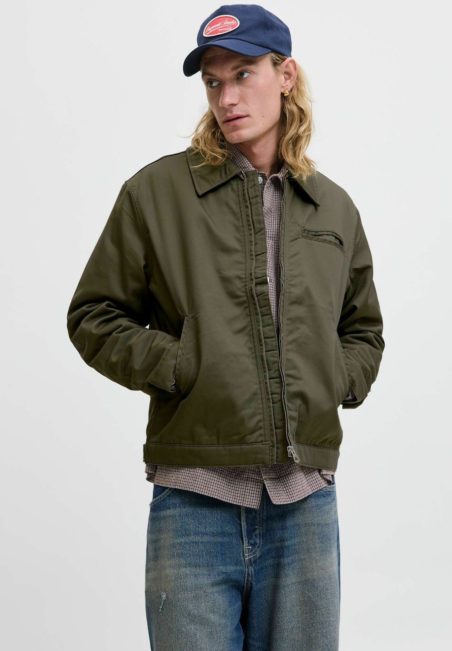 Куртка Jack & Jones Summer jacket, Olive Night/Olive
Куртка Jack & Jones Summer jacket, Olive Night/Olive