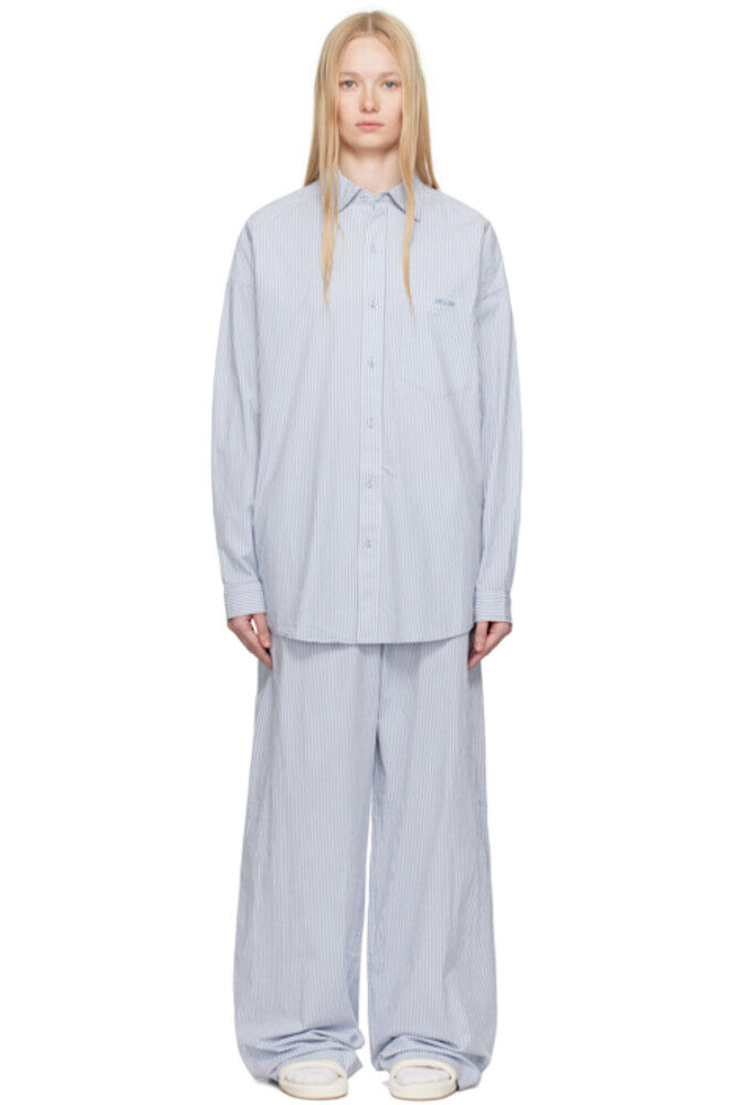 Пижамный комплект большого размера для сна из хлопкового поплина синего и белого цветов SKIMS
Пижамный комплект большого размера для сна из хлопкового поплина синего и белого цветов SKIMS