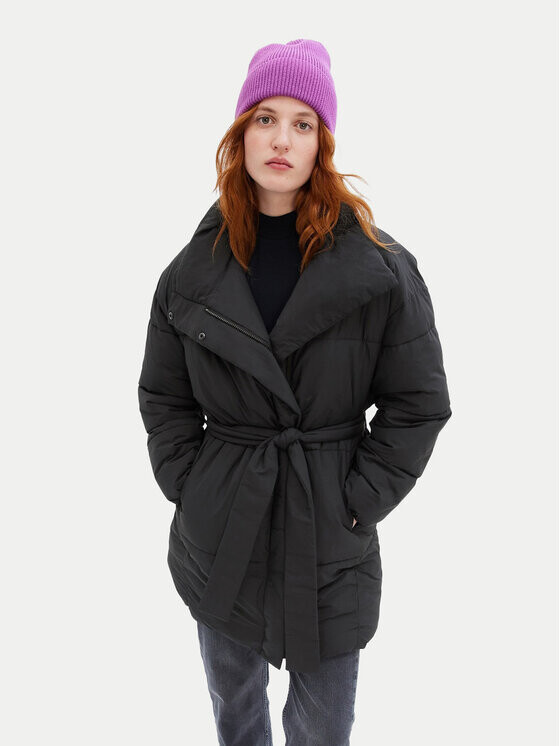 Пуховик оверсайз Gap, черный
Пуховик оверсайз Gap, черный