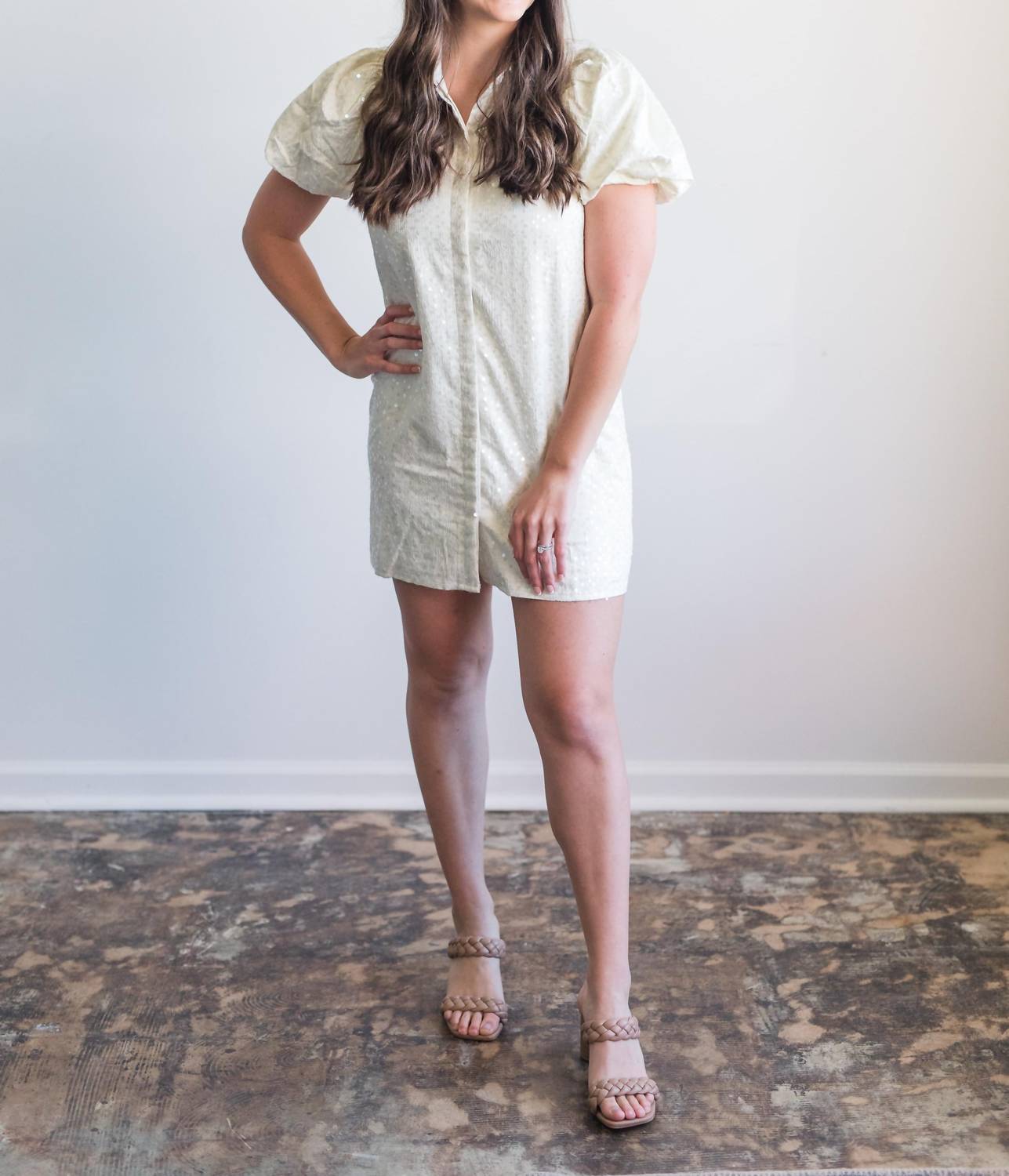 TCEC Мини-платье Serena с пышными рукавами и воротником, кремово-белого цвета
TCEC Мини-платье Serena с пышными рукавами и воротником, кремово-белого цвета