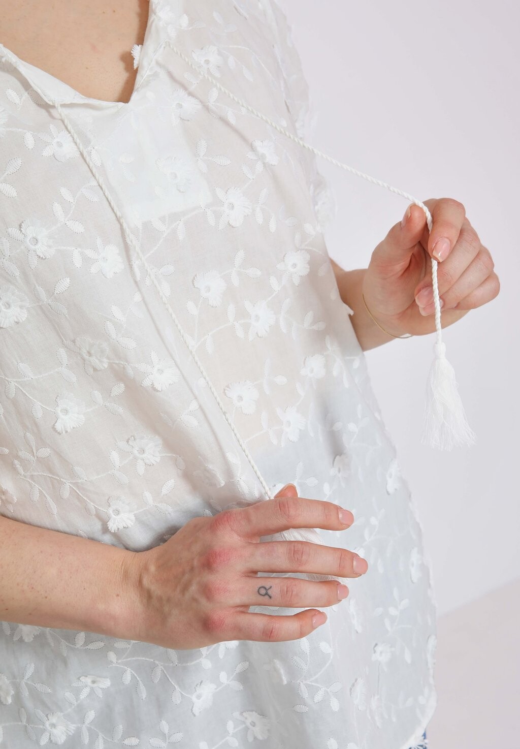 Блуза EN BRODERIE AVEC UN GALON Jean Marc Philippe, белый
Блуза EN BRODERIE AVEC UN GALON Jean Marc Philippe, белый