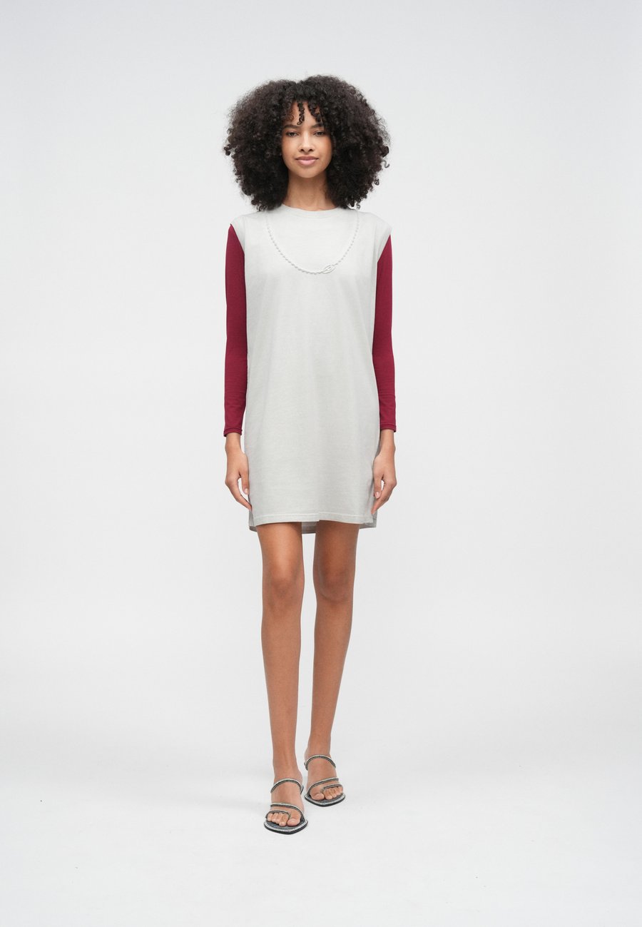 Платье Diesel Day dress, White
Платье Diesel Day dress, White