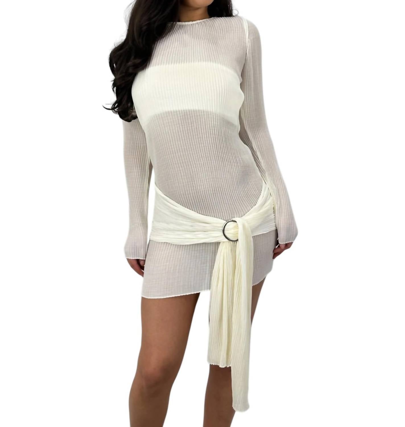 Прозрачное мини-платье с поясом и плиссировкой в кремовом цвете Lioness
Прозрачное мини-платье с поясом и плиссировкой в кремовом цвете Lioness