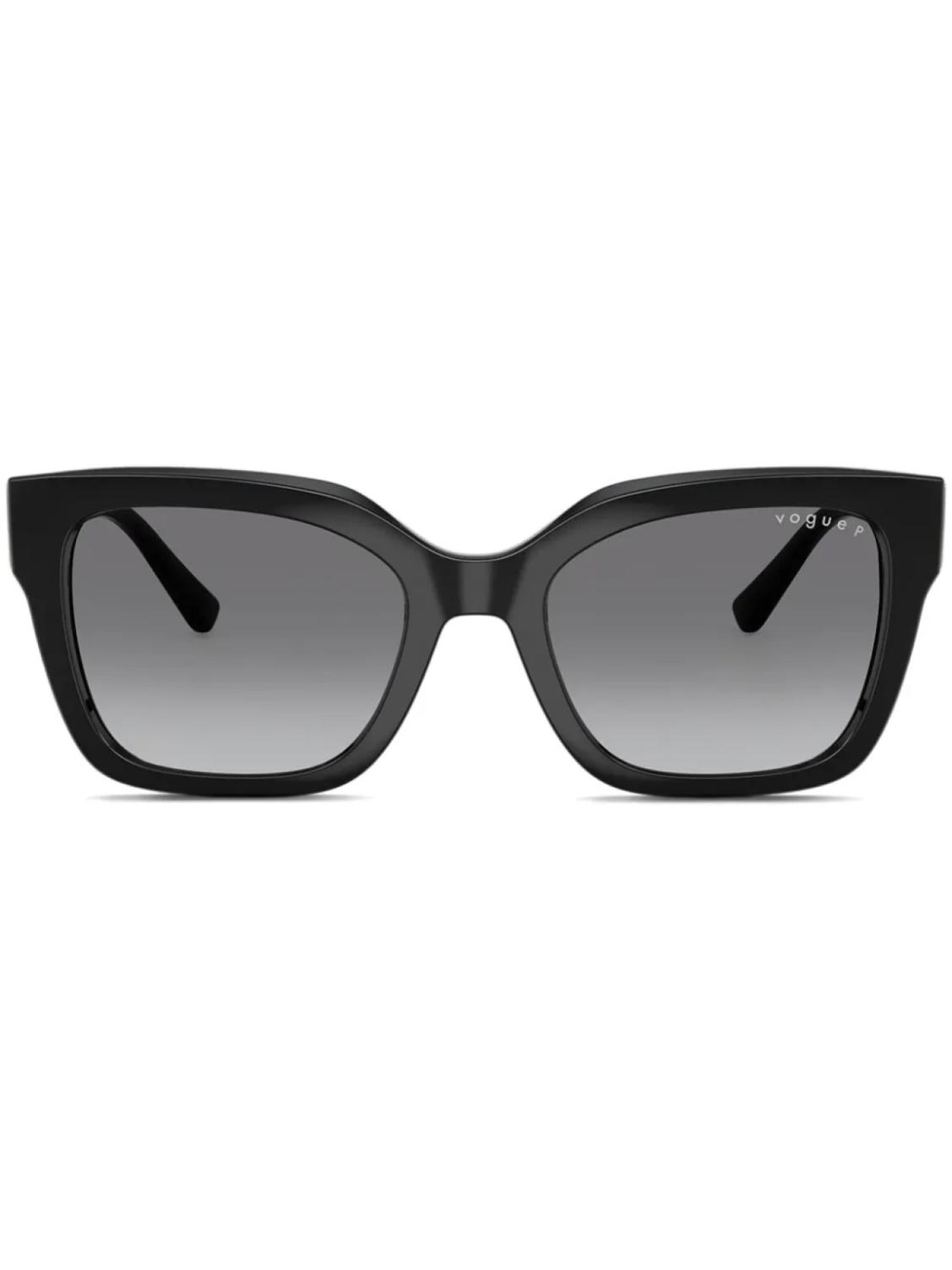 Vogue Eyewear солнцезащитные очки в прямоугольной оправе, черный
Vogue Eyewear солнцезащитные очки в прямоугольной оправе, черный