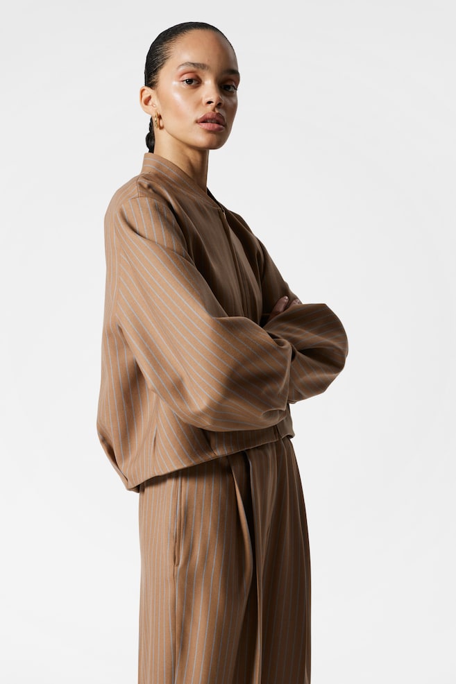 Короткая шерстяная куртка & Other Stories, бежевый
Короткая шерстяная куртка & Other Stories, бежевый