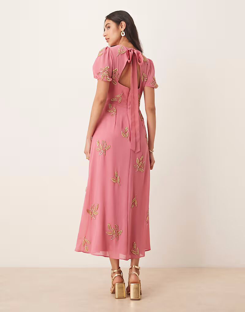 Платье Maya Floral с короткими рукавами и вырезом-замочной скважиной на спине в розовом цвете
Платье Maya Floral с короткими рукавами и вырезом-замочной скважиной на спине в розовом цвете