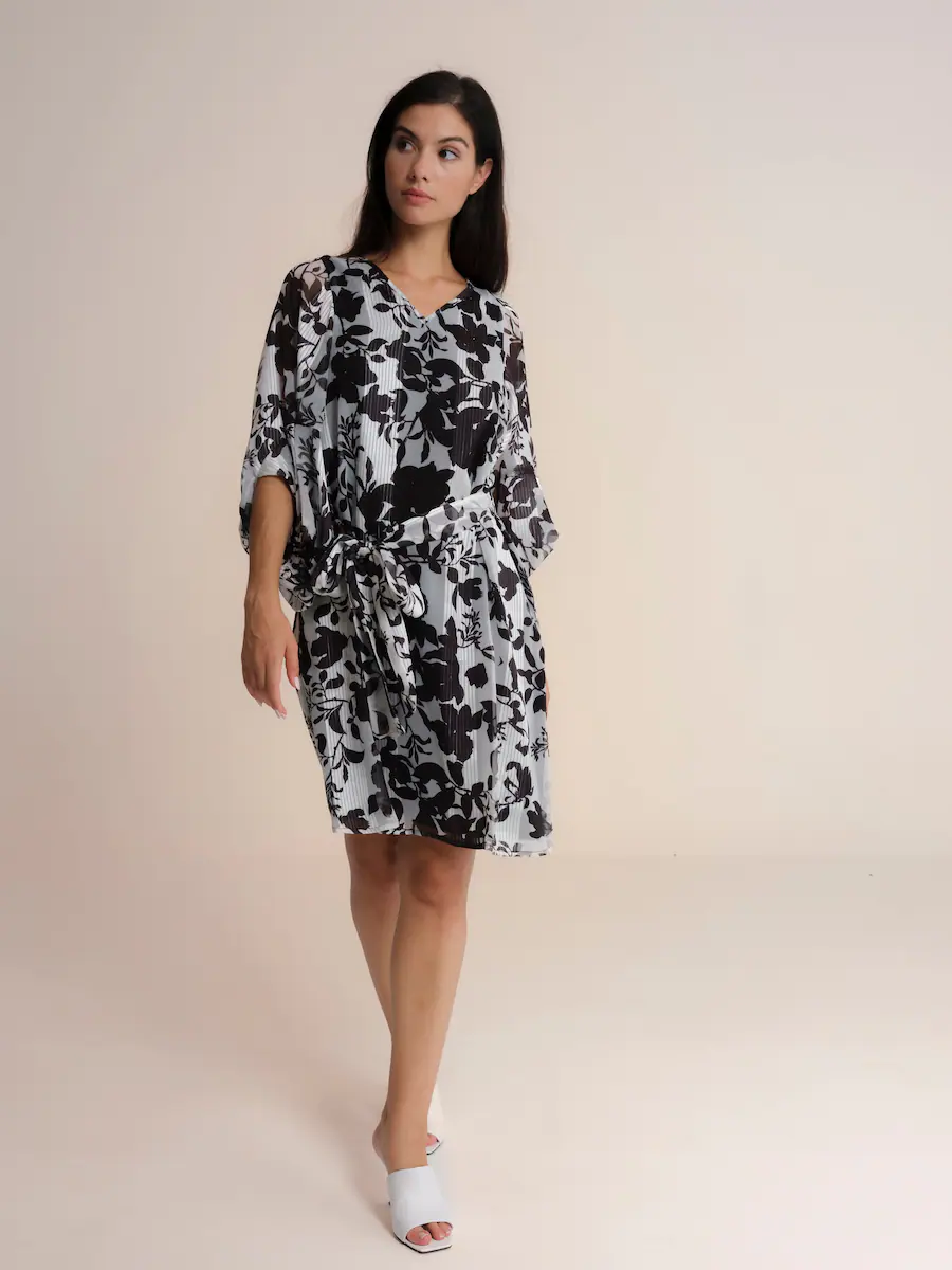 Короткое струящееся платье с принтом Niza, белый
Короткое струящееся платье с принтом Niza, белый