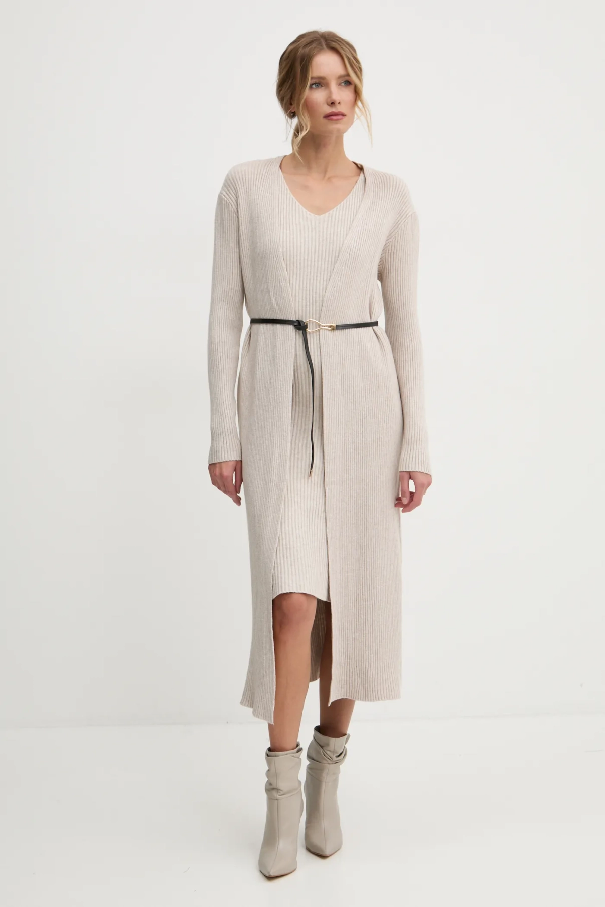 Платье и кардиган Answear Lab, бежевый
Платье и кардиган Answear Lab, бежевый