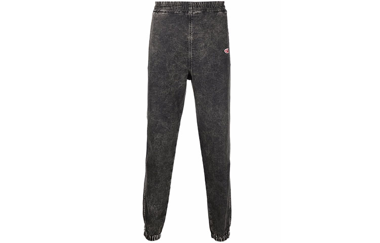 Вязаные спортивные штаны унисекс черный DIESEL
Вязаные спортивные штаны унисекс черный DIESEL