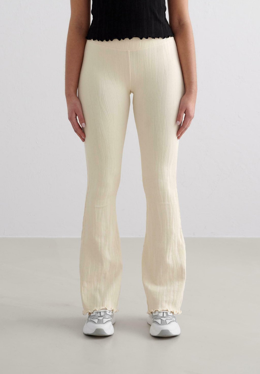 Брюки FLARE aim’n, кремовый
Брюки FLARE aim’n, кремовый