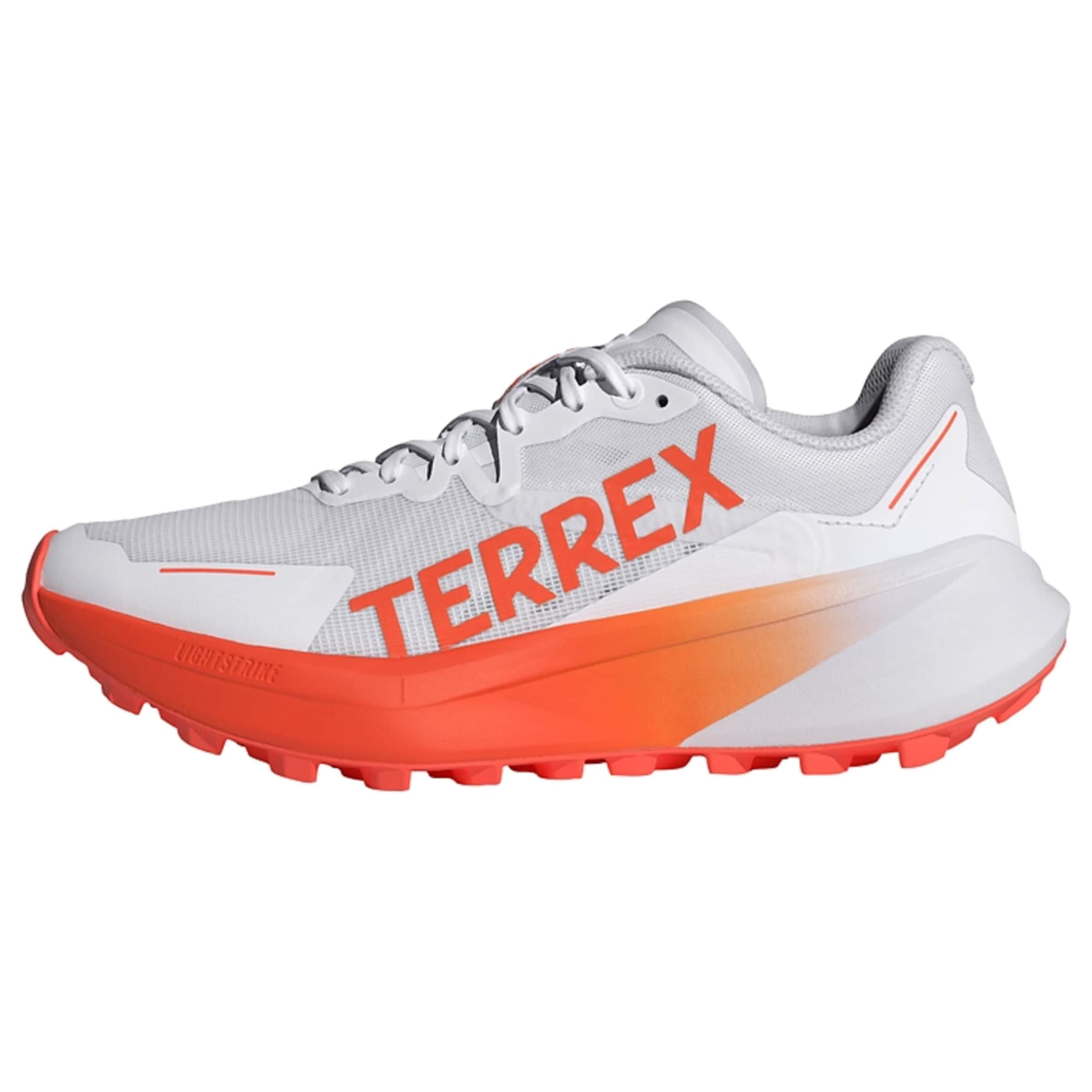 ADIDAS TERREX Flats 'Agravic 3' в белом цвете
ADIDAS TERREX Flats 'Agravic 3' в белом цвете