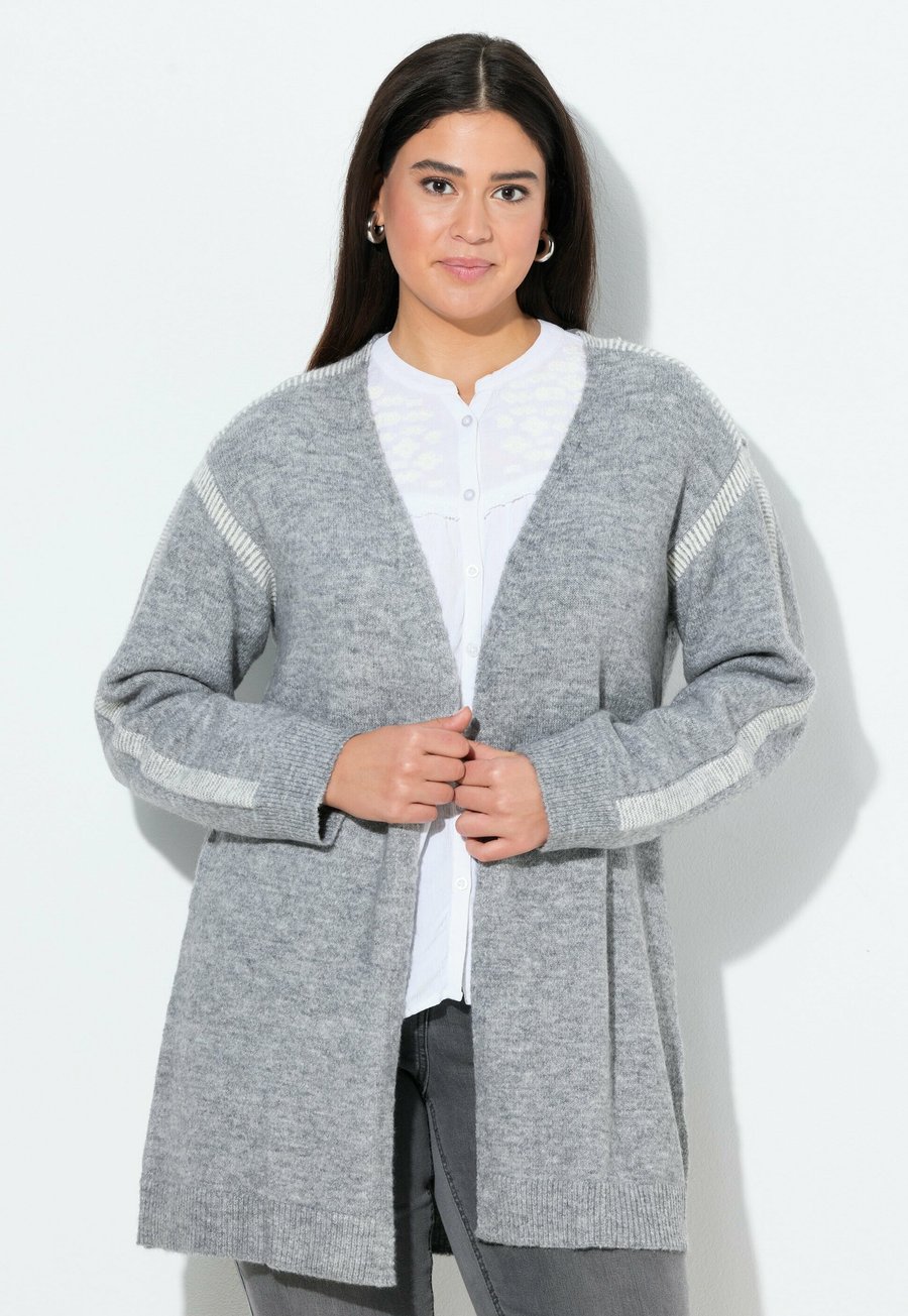 Кардиган Ulla Popken DECORATIVE SEAM OPEN SHAPE , Pale Mottled Grey/Mottled Light Grey
Кардиган Ulla Popken DECORATIVE SEAM OPEN SHAPE , Pale Mottled Grey/Mottled Light Grey