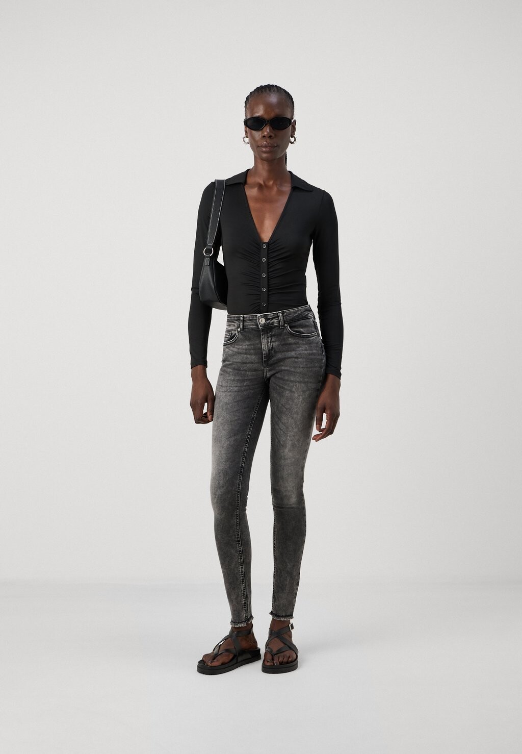 Джинсы скинни ONLBLUSH MID ANKLE ONLY Tall, цвет Dark Grey Denim
Джинсы скинни ONLBLUSH MID ANKLE ONLY Tall, цвет Dark Grey Denim