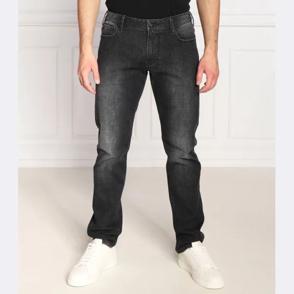 Джинсы узкого кроя J06 с добавлением шерсти Emporio Armani, черный
Джинсы узкого кроя J06 с добавлением шерсти Emporio Armani, черный